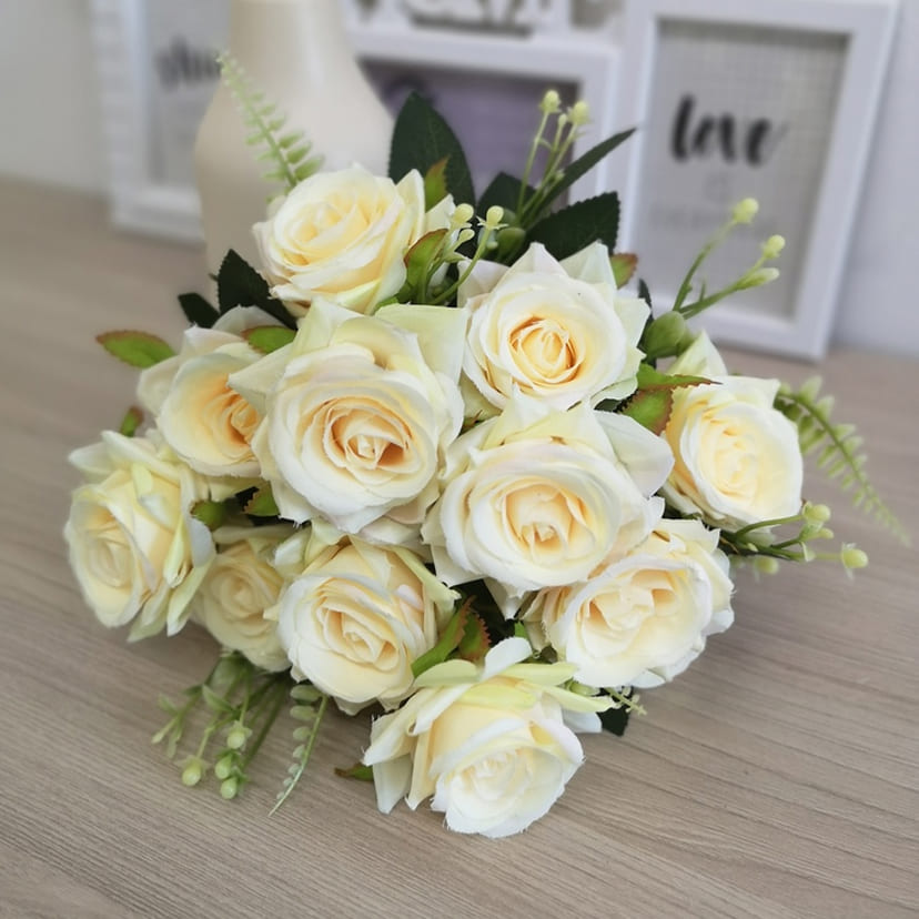 Искусственные цветы в Череповце | Цветы искусственные «Розы острые», молочно-персиковые, букет