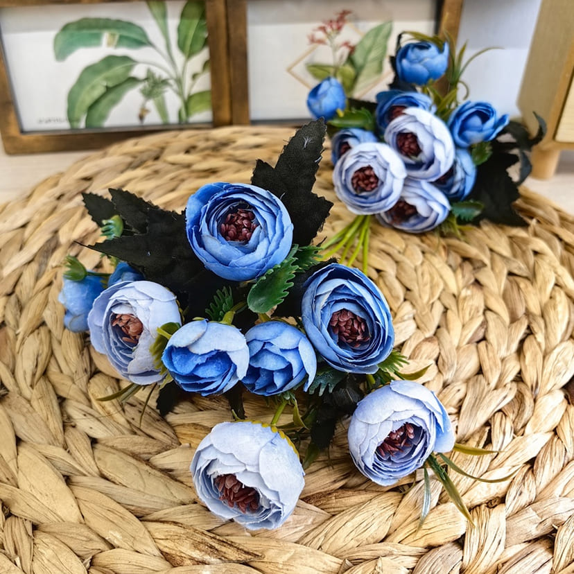 Искусственные цветы в Череповце | Цветы искусственные «Камелии», голубые, букет